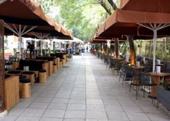 Χωρίς νέες άδειες για τραπεζοκαθίσματα, εκκρεμούν αιτήματα