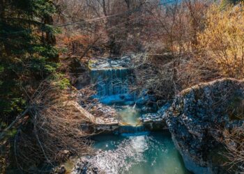 MapStream: 200 εμπόδια στη φυσική ροή του Σαραντάπορου