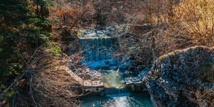 MapStream: 200 εμπόδια στη φυσική ροή του Σαραντάπορου