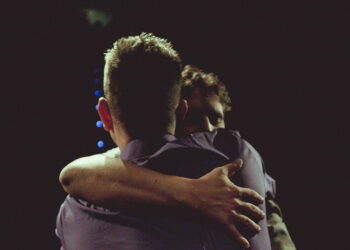 “Seawall”  από την Ιson Theatrical Projects επιστρέφει για έξι παραστάσεις στα Γιάννενα