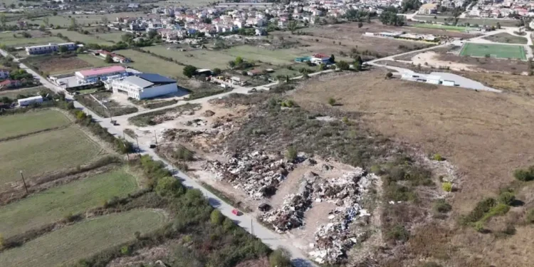 Ο Δήμος θρυμματίζει τα ογκώδη και η Περιφέρεια επιβλέπει να μην ξαναγίνει χωματερή