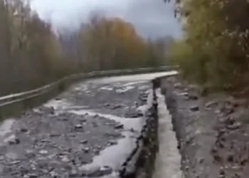 Η βροχόπτωση έφερε προβλήματα στους δρόμους