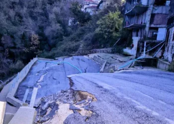 Δίνονται 25 εκ., λείπουν  50 εκ. ευρώ