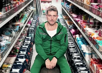 Ο «Vanya» του Simon Stephens, με τον Γιώργο Καραμίχο έρχεται στα Γιάννενα