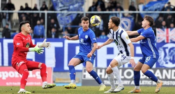 Λύγισε στο 89’ ο ΠΑΣ από την τραγική διαιτησία και αίτημα για VAR στα πλέι άουτ