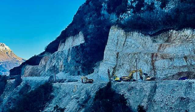 Με…βίντεο η κόντρα για το δρόμο Πηγάδια-Πλάκα