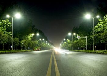 Σκληρή μάχη  Δήμου και αναδόχου για τα Led