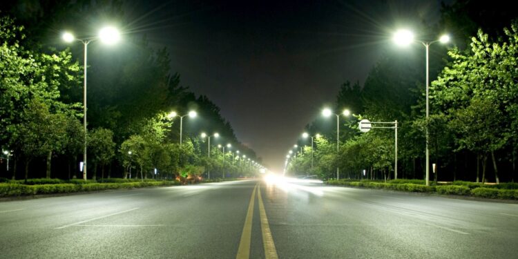 Σκληρή μάχη Δήμου και αναδόχου για τα Led