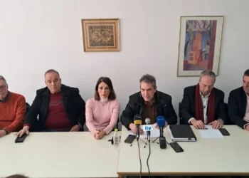 Κριτική για πλατεία, led, λακκούβες και πρόγραμμα έργων