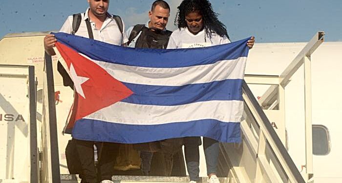 Ξηλώνονται οι σχέσεις ανάμεσα στις λατινοαμερικανικές χώρες για να πληγεί η Κούβα