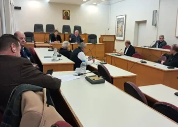 “Ο Περιφερειάρχης ξεπέταξε την Περιφερειακή Επιτροπή με 100 θέματα μέσα σε 40 λεπτά”