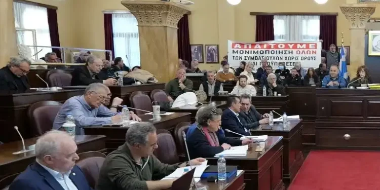 Κριτική της αντιπολίτευσης και απαντήσεις για καθαριότητα, led, σκαψίματα και πλατεία