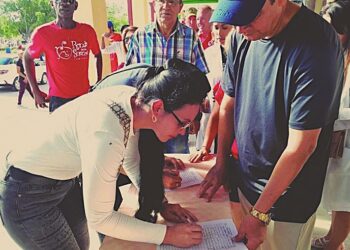 Σκληρή η καθημερινότητα στην Κούβα λόγω του αποκλεισμού – Συνάντηση με διπλωμάτες των ΗΠΑ