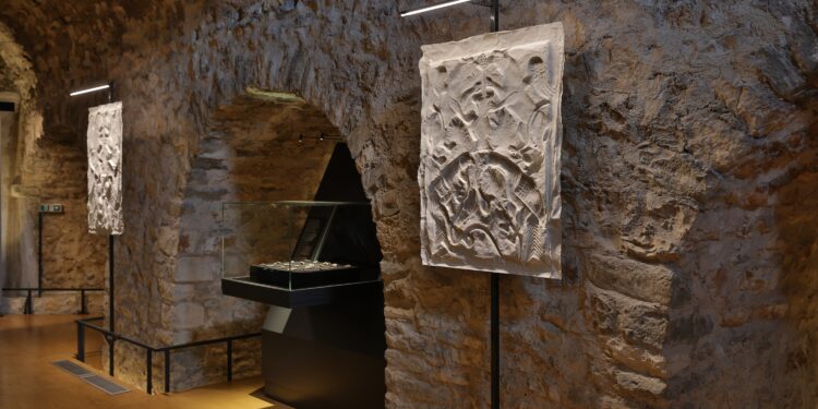 Παράταση της έκθεσης «SPOLIA | 22+1 μεταγραφές» της Νόρας Όκκα 