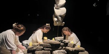 «Χέρια που δεν…»  για τρεις παραστάσεις