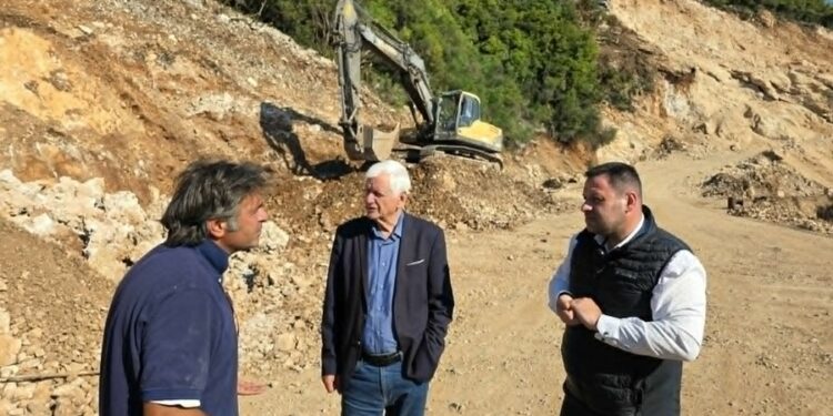 Αυτοψία Δημάρχων στο  Πηγάδια-Πλάκα