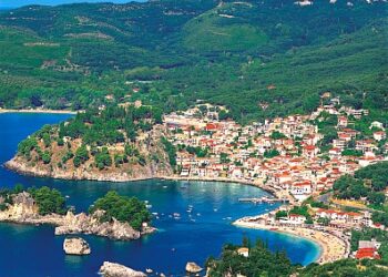 “Όχι” στις γιγαντιαίες ανεμογεννήτριες στην Πάργα  και ΜΥΗΕ στον Μετσοβίτκο