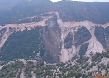 Φταίνε οι βροχές για τα χώματα στον Άραχθο