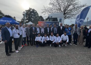 Εντυπωσιακή παρουσίαση ομάδων του ΔΕΗ Tour of Hellas στην Πλατεία Μαβίλη