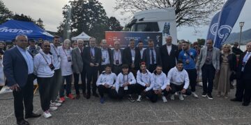Εντυπωσιακή παρουσίαση ομάδων του ΔΕΗ Tour of Hellas στην Πλατεία Μαβίλη