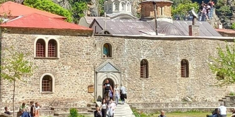 Πεζοπορία προς τη Μονή Στομίου με ασφάλεια  