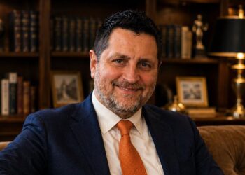 Οι ελπίδες αλλαγής σελίδας ξεθωριάζουν καθώς ο Καλαμάρης θα περιμένει την εκκαθάριση της ΠΑΕ