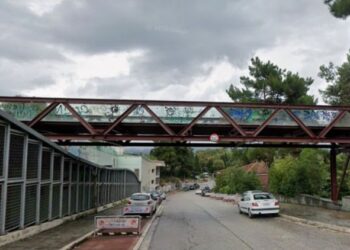 Καταργείται η γέφυρα από το έργο της πλατείας