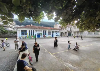 Η Ένωση Γονέων συνεχίζει το άνοιγμα σχολικών αυλών