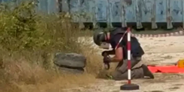 Οι δύτες… ψάρεψαν οβίδα από την Παμβώτιδα