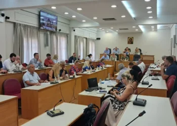 Νέα σύνθεση, ίδιος  ο τρόπος  λειτουργίας
