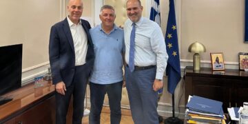 Διακριτός ΚΑΔ για διήμερους αποσταγματοποιούς και ΠΟΠ τσίπουρο στη συνάντηση Αμυρά-Μαρκόπουλου