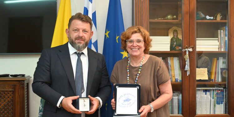 Συνάντηση για συνεργασία σε παιδεία και υγεία