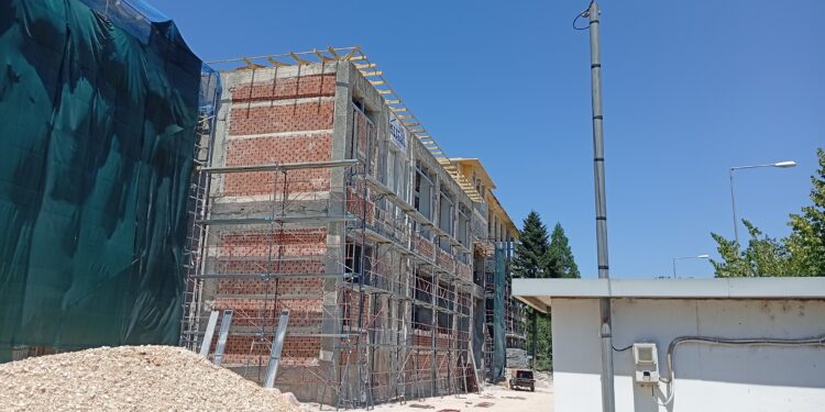 Στα..μισά οι εργασίες στο παλιό κτίριο του Πανεπιστημίου