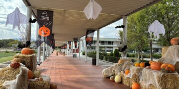 Halloween διακόσμηση και φθινοπωρινή βόλτα στο The Lake Center