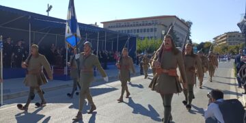 Παρέλαση, όπως παλιά, στην πλατεία Πύρρου